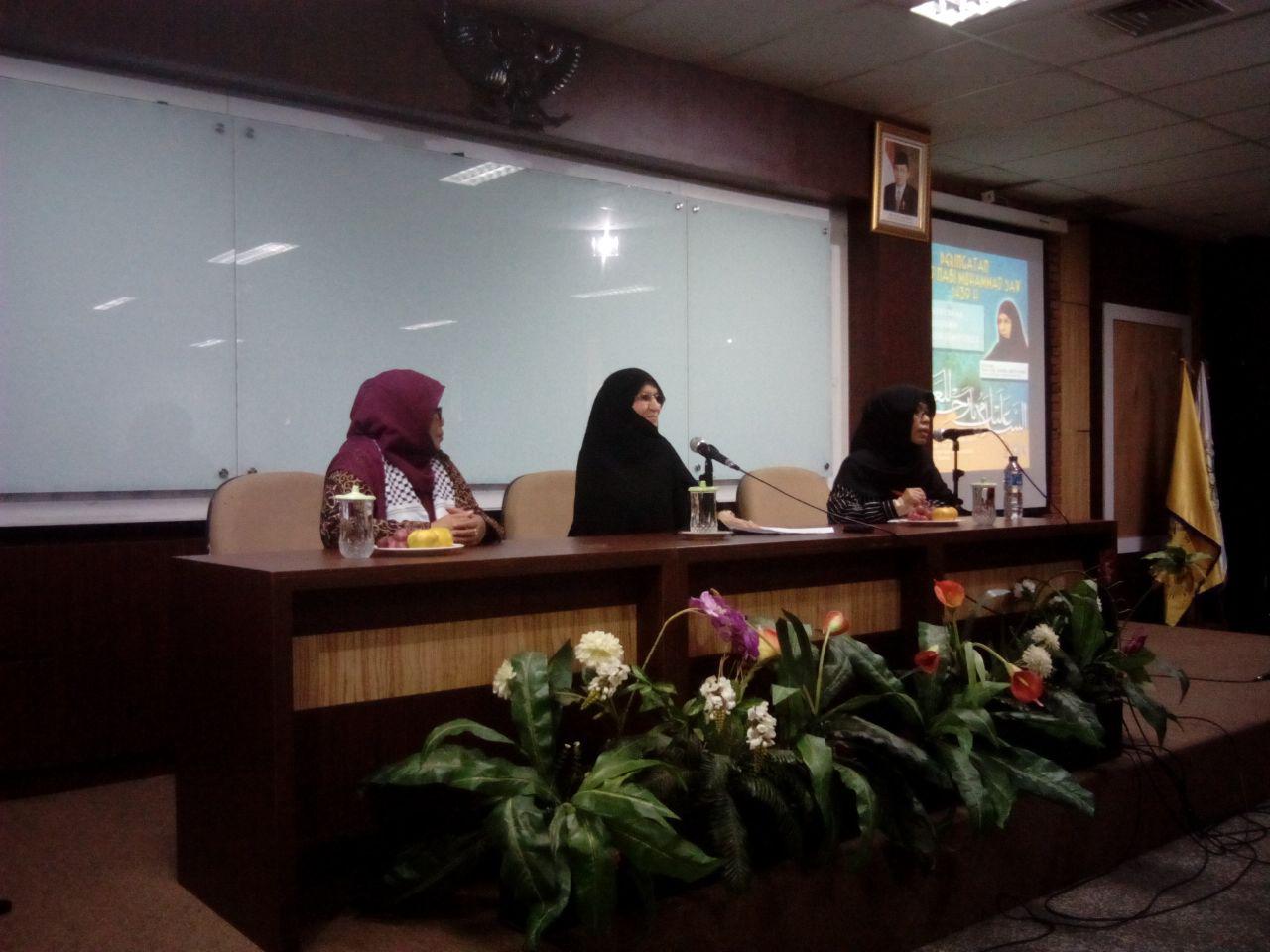 سخنرانی دختر امام در جمع دانشجویان در کالج اسلامی صدرا در اندونزی:اقدامات مهم در ایران برای استیفای حقوق بانوان تساوی حقوق مرد و زن صرفا عدالت نیست+ تصاویر و فیلم 6 سخنرانی دختر امام در جمع دانشجویان در کالج اسلامی صدرا در اندونزی:اقدامات مهم در ایران برای استیفای حقوق بانوان تساوی حقوق مرد و زن صرفا عدالت نیست+ تصاویر و فیلم 6