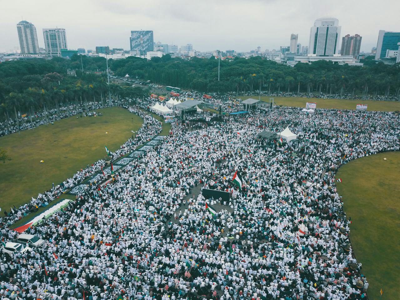 تظاهرات اختصاصی قدسنا از تظاهرات دو میلیون نفری مردم اندونزی علیه آمریکا 14