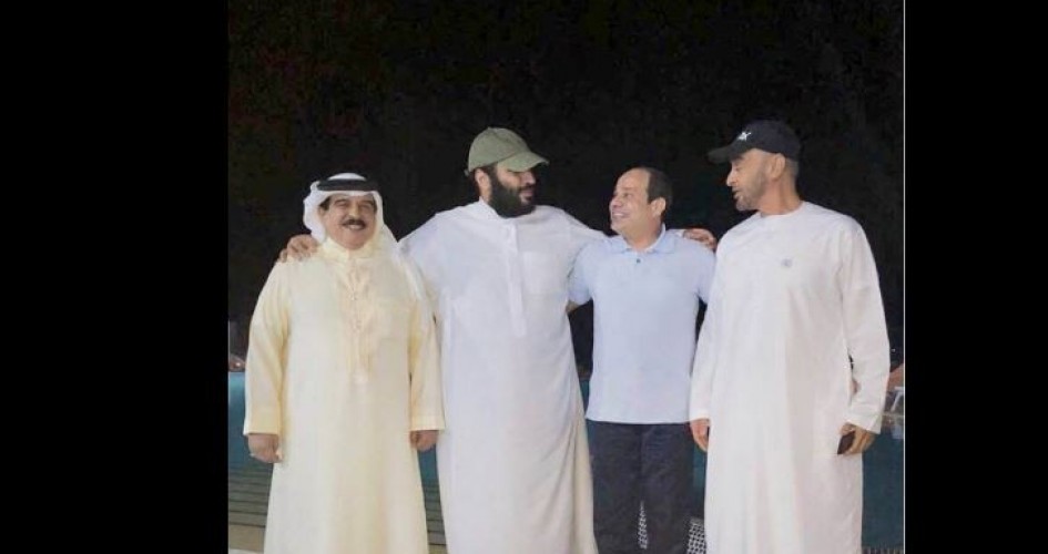 چند روز پیش در قاهره انجام شد:
دیدار محرمانه و دوستانه سران مصر ،عربستان ، بحرین و امارات +عکس