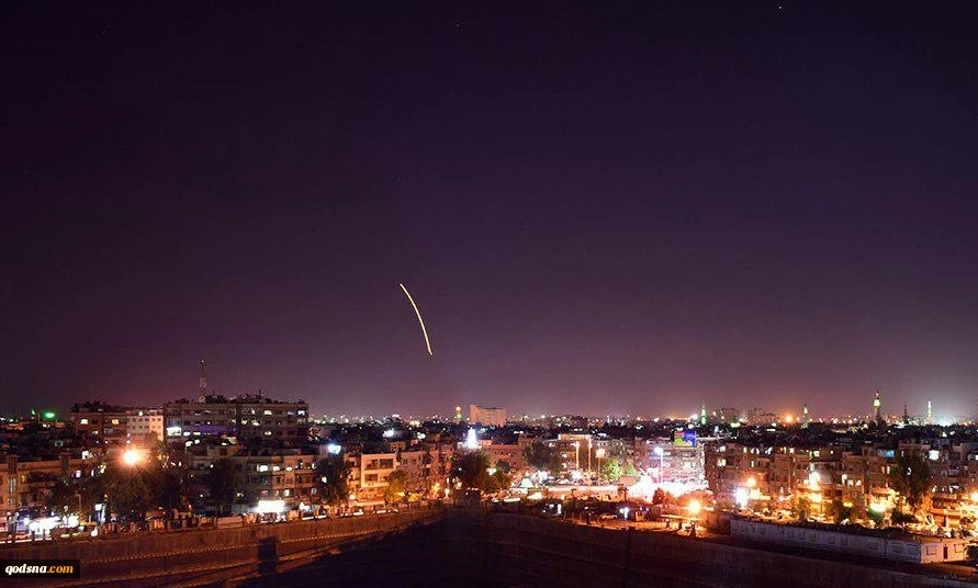 سانا خبر داد:حمله موشکی رژیم صهیونیستی به حومه فرودگاه دمشق و واکنش پدافندی سوریه+تصاویر 2