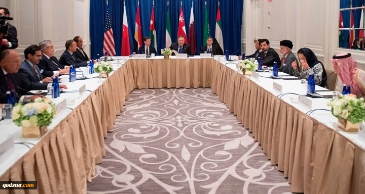 در پی نشست وزیرخارجه آمریکا با کشورهای عربی؛
ناتوی عربی چگونه در نطفه خفه خواهد شد؟ اختلافات ادامه دار و تفاوت رویکردها درباره ایران 2 در پی نشست وزیرخارجه آمریکا با کشورهای عربی؛
ناتوی عربی چگونه در نطفه خفه خواهد شد؟ اختلافات ادامه دار و تفاوت رویکردها درباره ایران 2