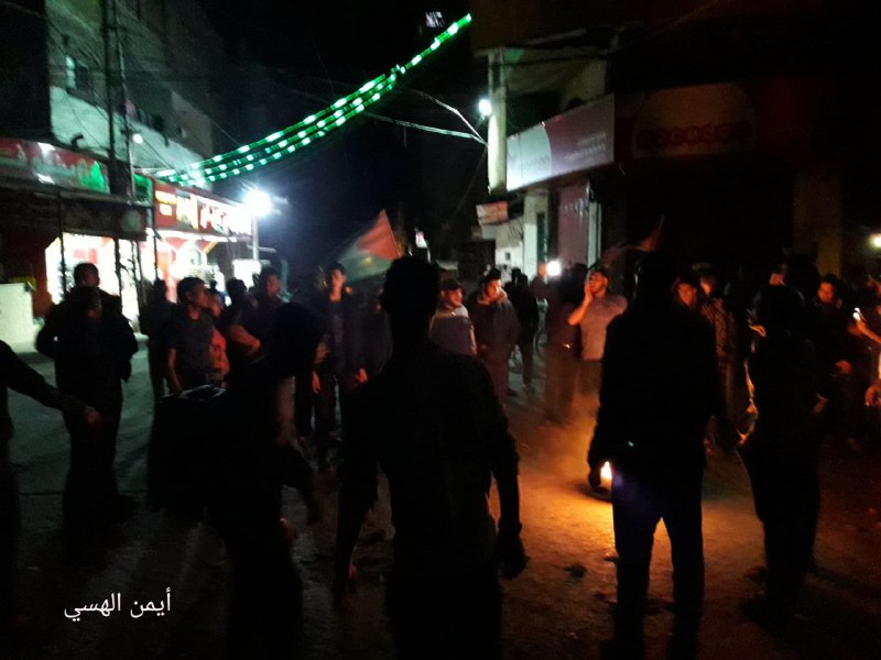راهپیمایی شبانه مردم غزه در حمایت از مقاومت و درخواست برای پاسخ به تجاوزات رژیم صهیونیستی+ تصاویر 2