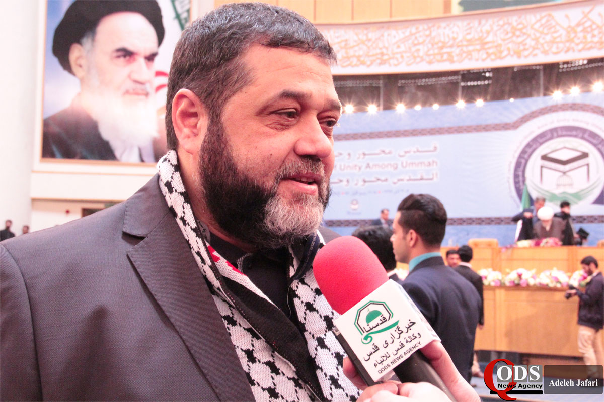 عضو دفتر سیاسی حماس در گفتگوی اختصاصی با قدسنا:پیروزی مقاومت بر رژیم صهیونیستی، پیروزی ایران و حزب الله بود در نهایت ملت فلسطین سرنوشت خود را تعیین خواهند کرد کسانی که فکر می‌کنند عادی سازی روابط به نفع آنهاست متوهم هستند 2