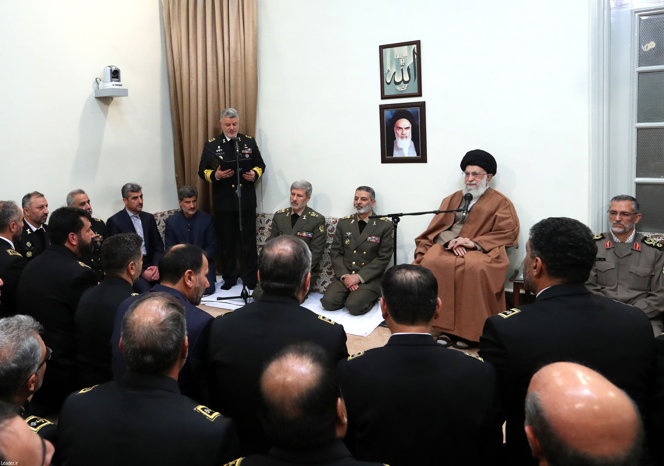 رهبر معظم انقلاب در دیدار فرماندهان نیروی دریایی ارتش:کاری کنید دشمنان حتی جرأت تهدید ملّت ایران را نداشته باشند 2