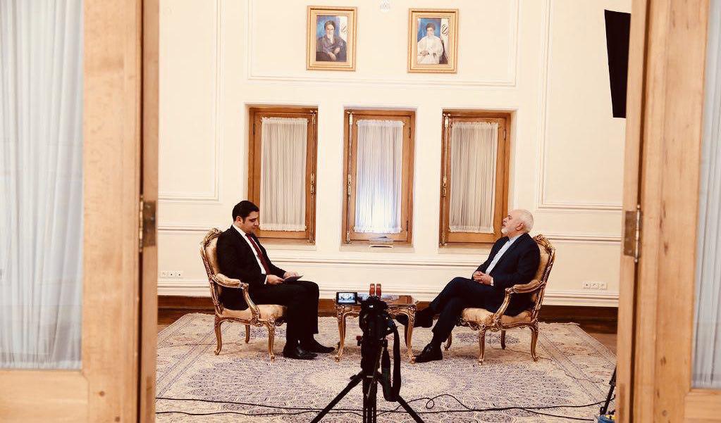 ظریف در گفتگو با المیادین:آنها همه کشورهای خاورمیانه را گاو شیرده می بینند امنیت را نمی توان خریداری کرد اعتراف سعودی‌ها به کمک مالی به صدام 7 تریلیون دلار هزینه بدون نتیجه آمریکایی‌ها در منطقه 3