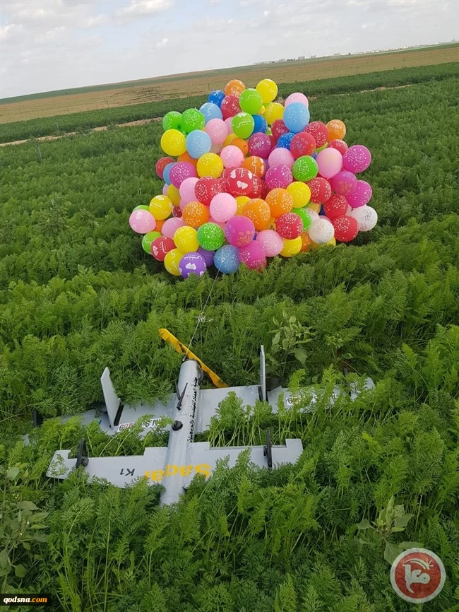 با پرتاب پهپاد به سوی شهرکهای اطراف غزه؛
فلسطینیها به شهرک نشینان صهیونیست هشدار دادند+ تصاویر 2 با پرتاب پهپاد به سوی شهرکهای اطراف غزه؛
فلسطینیها به شهرک نشینان صهیونیست هشدار دادند+ تصاویر 2