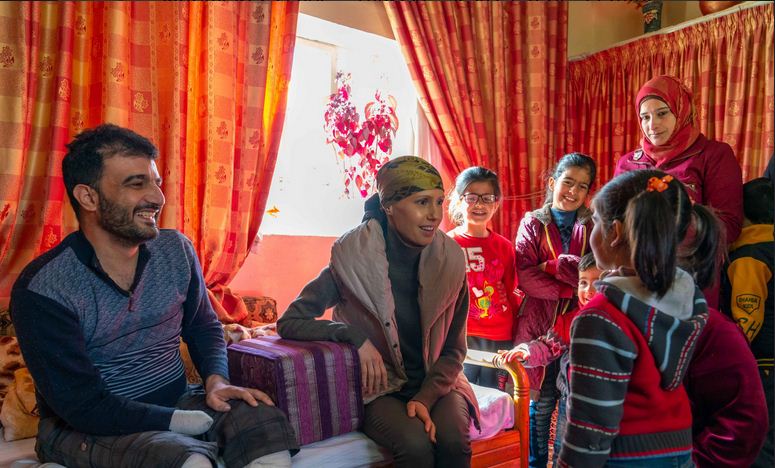 بازدید «اسماء الاسد» از منزل جانباز سوری به روایت تصاویر 3