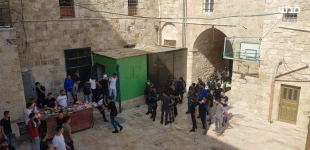 تحت تدابیر امنیتی پلیس رژیم اشغالگر اسرائیلی صورت گرفت؛

یورش 600 صهیونیست به مسجد مبارک الاقصی؛ وزیر کشاورزی رژیم صهیونیستی از این اقدام حمایت کرد
 2