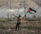 زخمی شدن 17 فلسطینی در هشتادمین راهپیمایی بازگشت/ پرتاب گاز اشک آور از سوی اشغالگران به سوی تظاهرات کنندگان/ جمعه آینده "جمعه شکست اعلامیه بالفور " نامیده شد