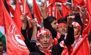 "طعنة في الظهر"..
الشعبية تهاجم فتح لمشاركة نوابها بلقاءات تطبيعية