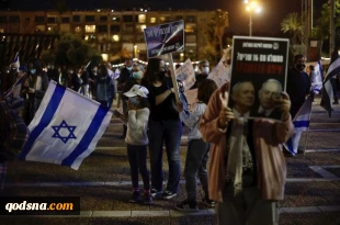یک روز پیش از مشخص شدن سرنوشت نتانیاهو توسط دادگاه عالی؛

هزاران اسراییلی در اعتراض به توافق نتانیاهو و گانتس به خیابان ها آمدند 3