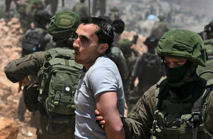 امروز جمعه رخ داد:درگیری شدید جوانان فلسطینی با نظامیان صهیونیست در قدس و کرانه باختری+ تصاویر 3