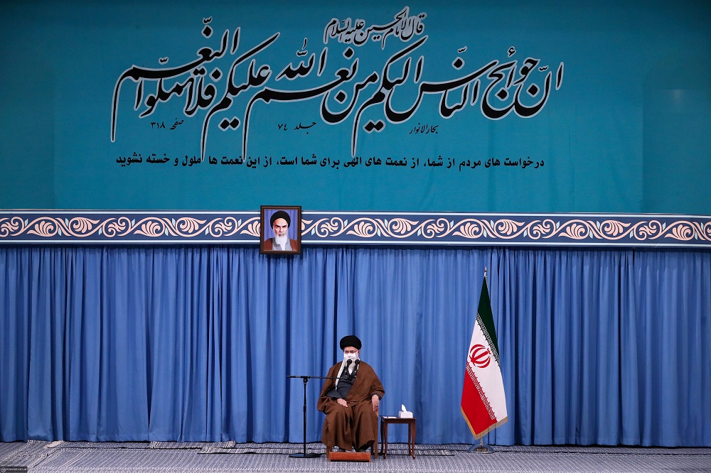 از ساعتی پیش در حال برگزاری است؛جلسه ستاد ملی مقابله با کرونا در حضور رهبر معظم انقلاب اسلامی در حسینیه امام خمینی(ره) +تصاویر 3