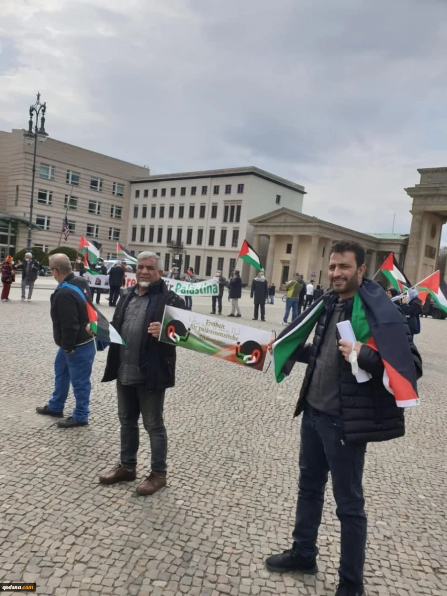 با حضور فلسطینی‌ها و فعالان حقوق بشری برگزار شد؛تجمع همبستگی با اسرای فلسطینی در برابر دروازه تاریخی برلین (عکس) 2