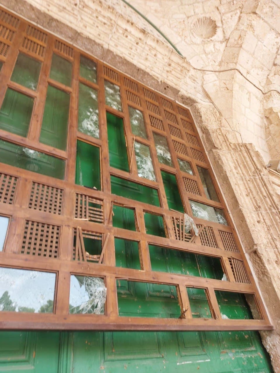 در پی پایداری مدافعان قبله اول؛نظامیان صهیونیست از مسجدالاقصی عقب‌نشینی کرده و شهرک‌نشینان امکان یورش پیدا نکردند 3