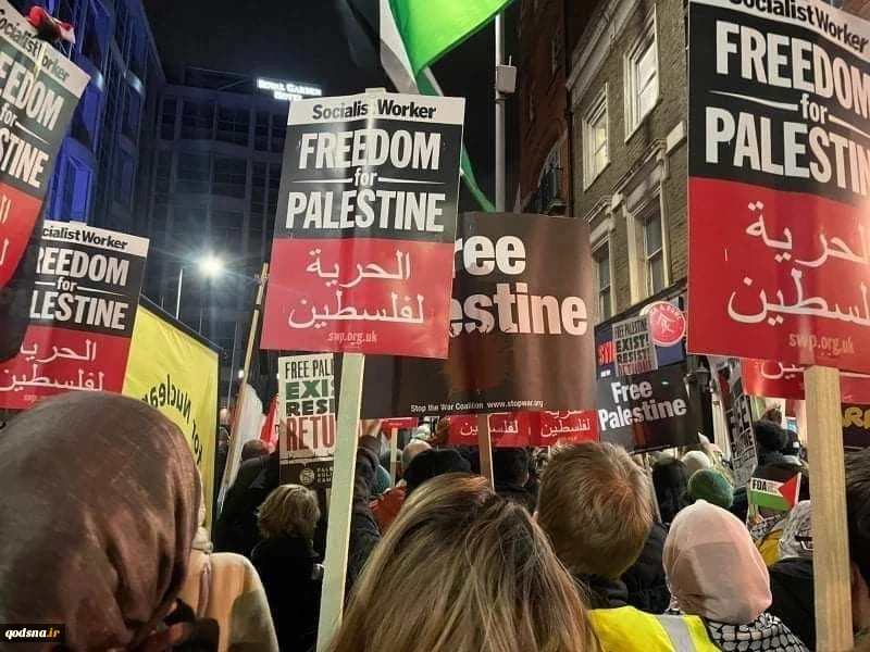 در محکومیت تجاوزات رژیم صهیونیستی علیه محله شیخ جراح برگزار شد؛تظاهرات گسترده حامیان فلسطین مقابل سفارت رژیم صهیونیستی در لندن (تصاویر) 4
