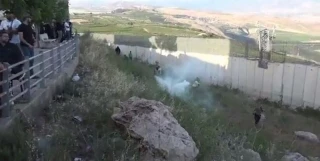 پرتاب گاز اشک آور صهیونیست ها به مراسم جشن پیروزی مردم لبنان
