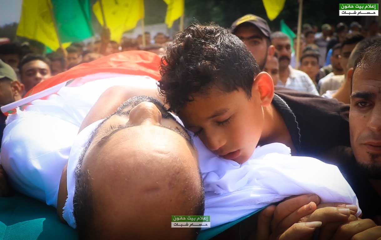 بأی ذنب قتلت؛تصاویر سخن می گویند؛ از کودکان شهید غزه تا وداع دردناک با پدر  2