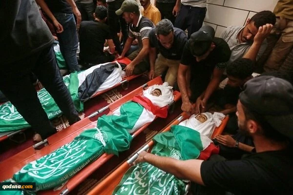بأی ذنب قتلت؛

تصاویر سخن می گویند؛ از کودکان شهید غزه تا وداع دردناک با پدر  5