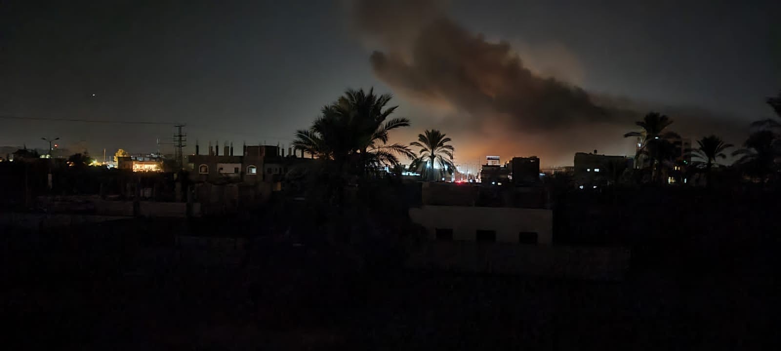 شب گذشته اتفاق افتاد:

حمله جنگده‌ های صهیونیستی به یک پایگاه مقاومت در نوار غزه