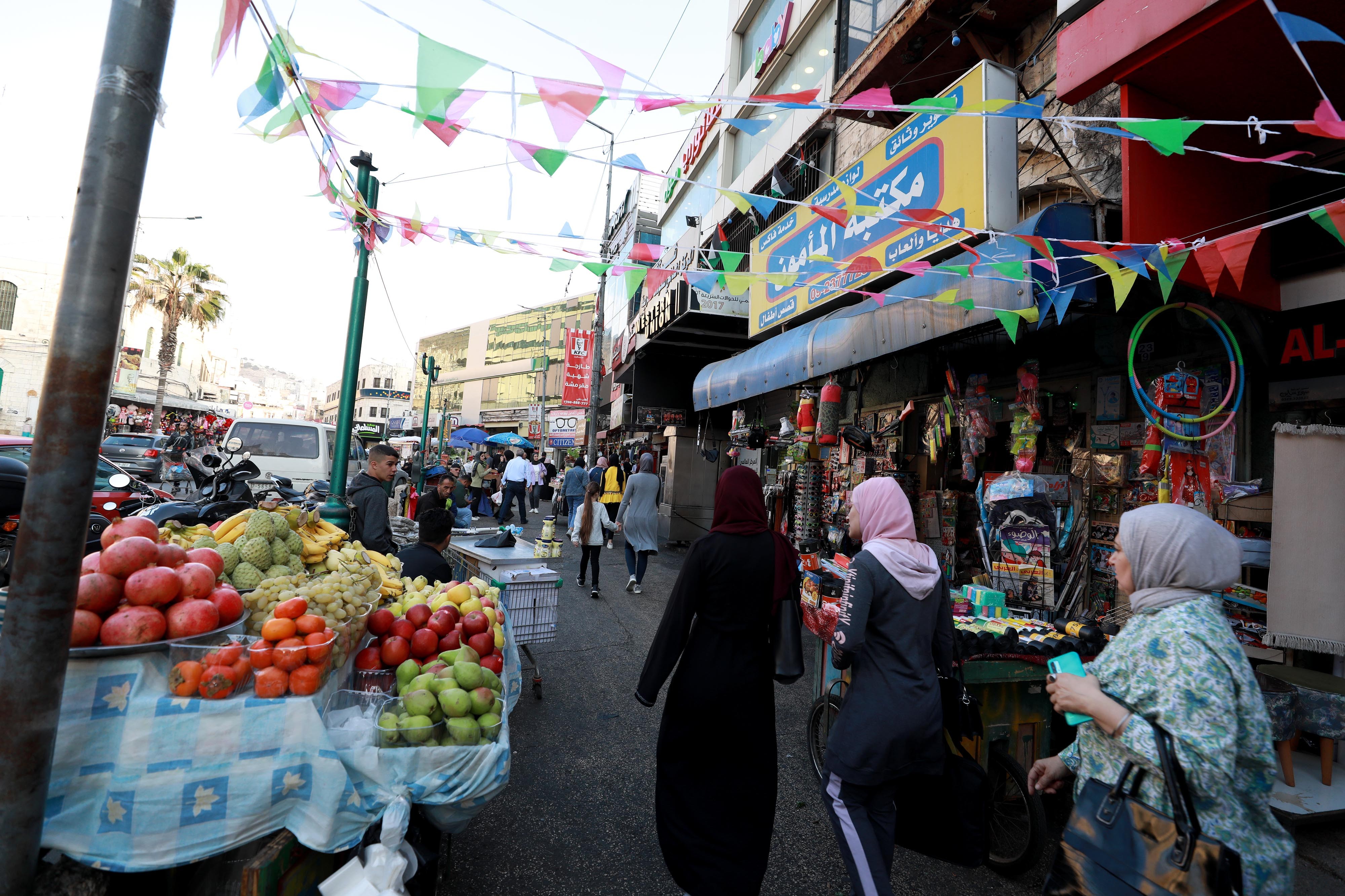 مقامات فلسطینی تاکید کردند:

خسارات گسترده به اقتصاد نابلس در پی ادامه محاصره صهیونیستی