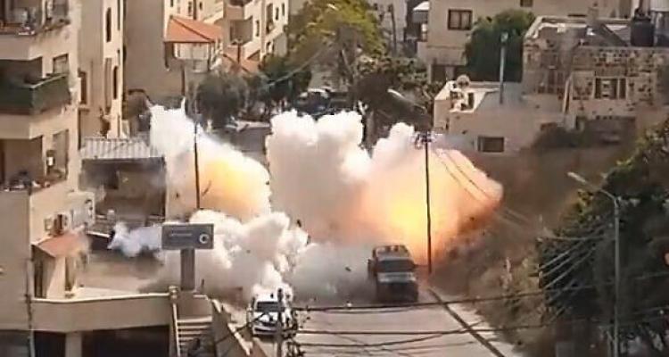 رادیو رژیم اشغالگر گزارش می دهد:

بمب های دست ساز فلسطینی مانع امنیتی جدید تل آویو در کرانه باختری