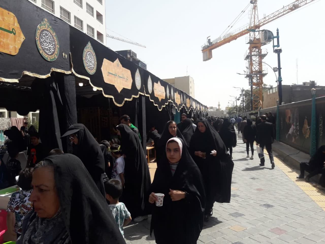 گزارش خبرنگار اعزامی قدسنا به مشهد مقدس

زیارت بارگاه امام رضا (ع) با رنگ فلسطین 11