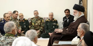 قائد الثورة الاسلامية: قواتنا المسلحة تثبت قوة إرادة شعبنا على الساحة الدولية
