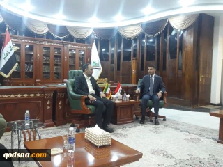 استاندار نجف در دیدار با هیئت رسانه ای ایران: 

تمایل به تشکیل کمیسیون مشترک عراق و ایران داریم
