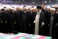 قائد الثورة الإسلامية يقيم الصلاة علي جثامين شهداء الخدمة