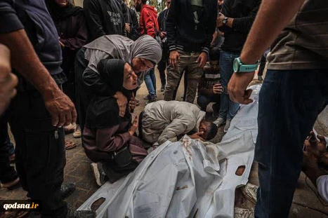 تصاویری از وداع دردناک و جانسوز فلسطینیان با شهدای خود در غزه که در نتیجه نقض آتشبس و حملات اشغالگران صهیونیست به شهادت رسیدند. تصاویری از وداع دردناک و جانسوز فلسطینیان با شهدای خود در غزه که در نتیجه نقض آتشبس و حملات اشغالگران صهیونیست به شهادت رسیدند.