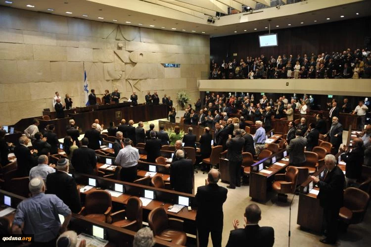 'Give no concessions to Palestinians'