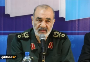 العمید سلامي: حرس الثورة الإسلامیة أنتج صواریخ بالیستیة لضرب الأهداف المتحرکة