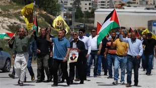 Israeli forces suppress rally in support of hunger-striking prisoners