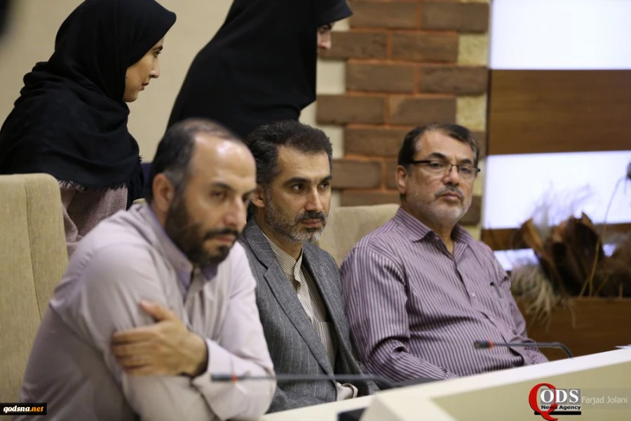 أمسیة شعریة حول فلسطین والمقاومة الفلسطینیة فی طهران

 2