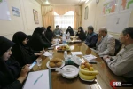 دیدار دختر امام(ره) با همسران شهدای مدافع حرم و نثار شاخه های گل بر سر مزار شهدای اصفهان (۱)



 7