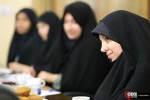 دیدار دختر امام(ره) با همسران شهدای مدافع حرم و نثار شاخه های گل بر سر مزار شهدای اصفهان (۱)



 13