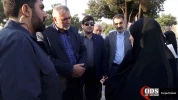 دیدار دختر امام(ره) با همسران شهدای مدافع حرم و نثار شاخه های گل بر سر مزار شهدای اصفهان (۱)



 20