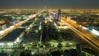 Heavy gunfire, explosions reported from vicinity of royal palace in Riyadh