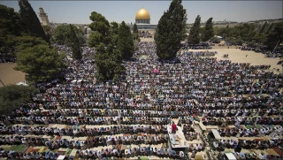 300 هزار نماز گزار در  مسجد الاقصی