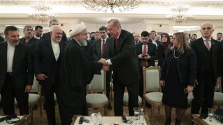 Iran, Turkey pledge to promote economic ties to reach $30bn trade target