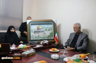 از سوی «محمدرضا باقری» سرپرست اسبق سفارت ایران در سوریه انجام شد؛

تقدیم هدیه جنبش جهاد اسلامی فلسطین به دکتر زهرا مصطفوی+ تصاویر