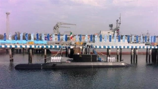 Iran unveils Fateh submarine equipped with cruise missiles