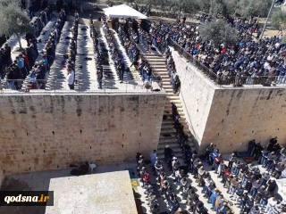 أكثر من 40 ألف مصل أدوا صلاة الجمعة في الأقصى