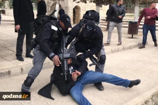 گزارش خبری/
جلوگیری از پخش اذان در مسجدالاقصی/بازداشت سه فلسطینی در قدس اشغالی/ هشدار اردن به رژیم صهیونیستی/ یک جوان در سلفیت به شهادت رسید 3