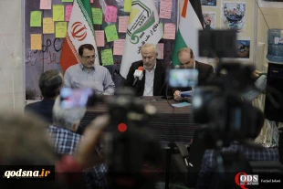 نشست تخصصی فلسطین در گرانیگاه ظهور در فرهنگ مهدویت در غرفه جمعیت دفاع از ملت فلسطین در نمایشگاه قران :

ناصر ابوشریف : فلسطین یک سرزمین جغرافیایی صرف نیست ، یک مکان مقدس است / حق تمامی ادیان بر قدس یک حق  دینی است نه جغرافیایی وحاکمیتی /رویوران : نامگذا