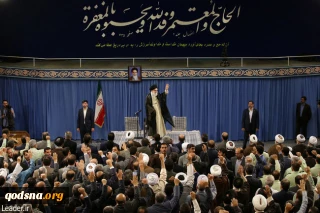 رهبر معظم انقلاب اسلامی در دیدار دست اندرکاران و کارگزاران حج:

دولت سعودی بدون امنیتی کردن محیط امنیت و کرامت حجاج را تأمین کند/ هر جا به مبانی اسلام پایبندتر بودیم، خداوند بیشتر کمک کرد/ منع از «برائت از مشرکان و اعتراض به آمریکا» سیاستی شیطانی و غیردینی است