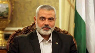 دبیر کل جنبش مقاومت اسلامی حماس؛

اسماعیل هنیه: پیروزی تیم الجزائر در جام ملت های آفریقا را تبریک می گوییم؛ مردم فلسطین از این پیروزی خوشحال اند