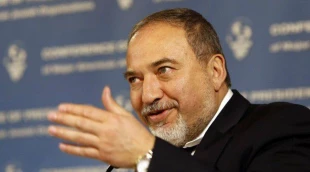 در پی عملیات شهادت طلبانه"دولیف"؛

وزیر جنگ سابق رژیم صهیونیستی: این عملیات سیلی محکمی به صورت نتانیاهو بود/ عضو کنست رژیم اسرائیل: رهبران حماس بایستی ترور شوند 2