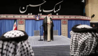 خلال استقباله اصحاب المواكب والهيئات الحسينية العراقية

قائد الثورة: انظار العالم تتطلع الى مسيرة الاربعين وتعامل اصحاب المواكب لا نظير له